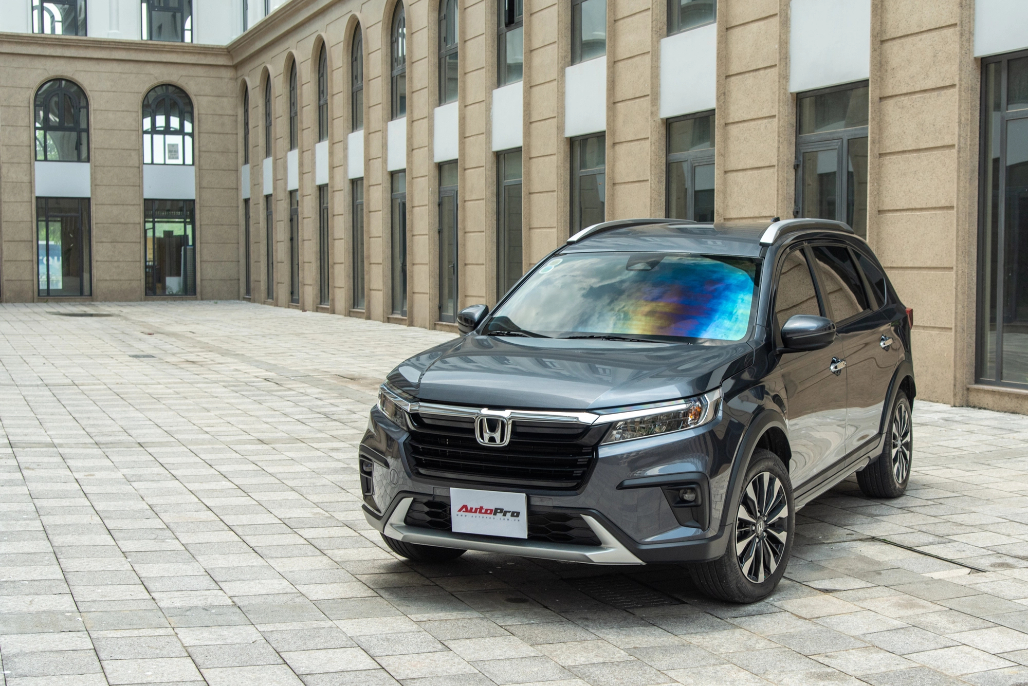 Mua Honda BR-V trong tháng 9/2023 nhận ngay khuyến mãi thuế trước bạ 50% (bản L) và 100% (bản G). Liên hệ đại lý Honda Ô tô Khánh Hòa - Nha Trang | Hotline 0905 254 255